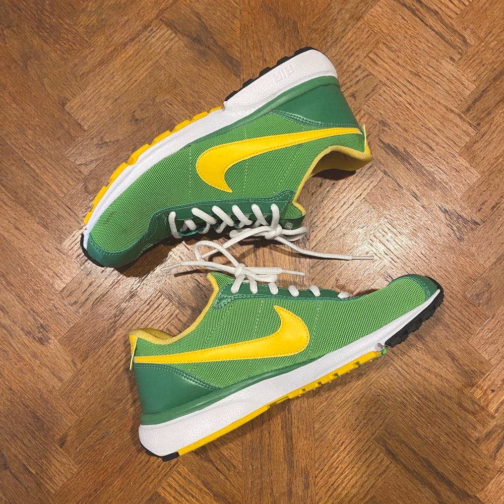 NIKE | air wafflo